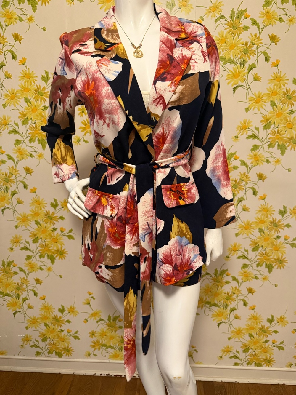 NWOT Short suit set in floral print size M